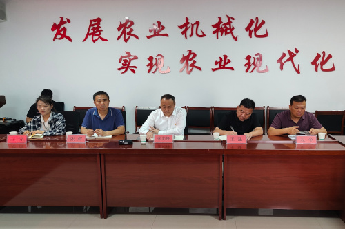 座谈会1.jpg